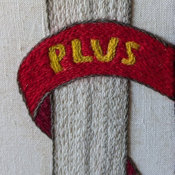 Vintage hand embroidered Spanish Coat of Arms - Picture 3 of 10